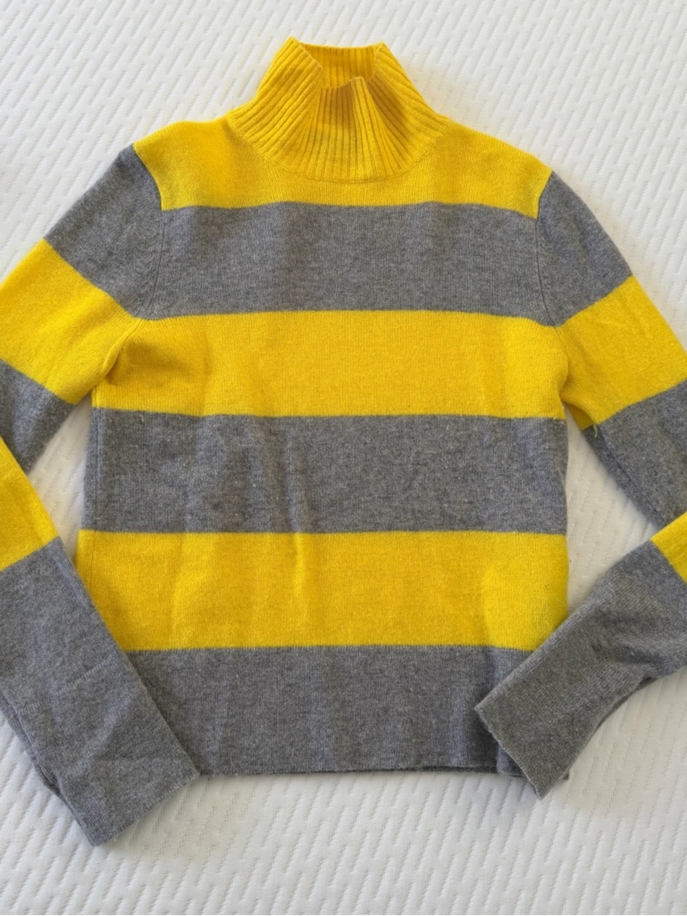 Cashmere yellow and gray women’s turtleneck